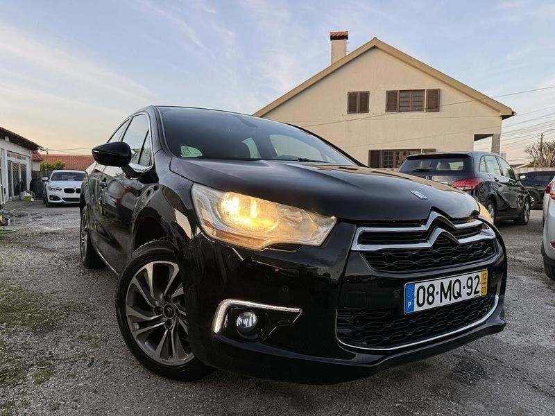 Preto Usado 2012 DS Automobiles DS4 Chic | € 9.990 - Imagem 1/4
