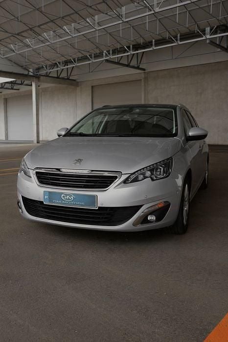 Usado Peugeot 308 Allure 120 HP (88 kW) 2017 Sedan