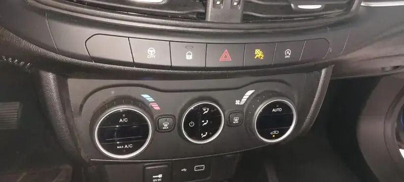 Cinzento Usado 2022 Renault Captur Intens SUV | € 19.990 (Preço justo) - Imagem 1/4