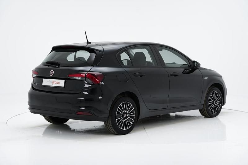Usado Fiat Tipo 101 HP (74 kW) 2022 Preto Sedan