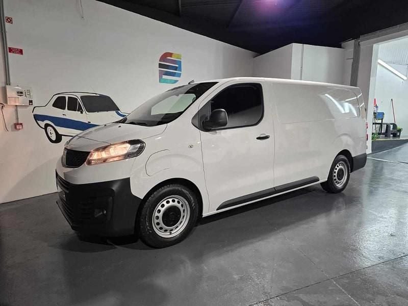 Branco Usado 2023 Fiat Scudo Van | € 21.990 - Imagem 1/4