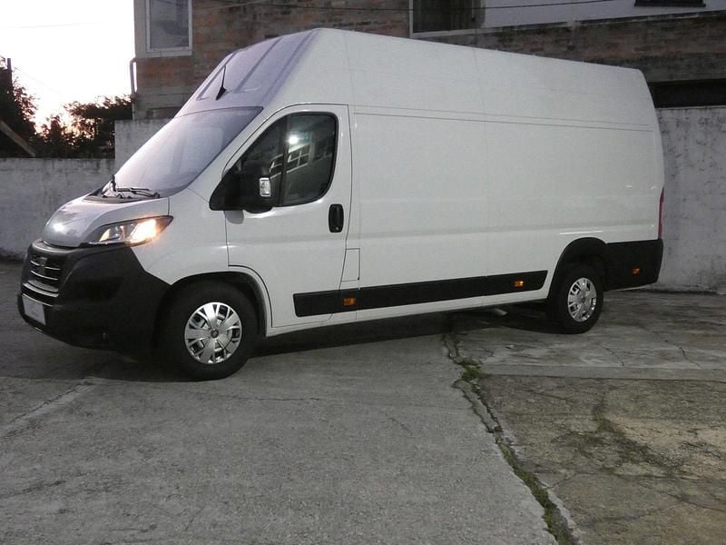 Usado Fiat Ducato 180 HP (132 kW) 2022 Branco Van