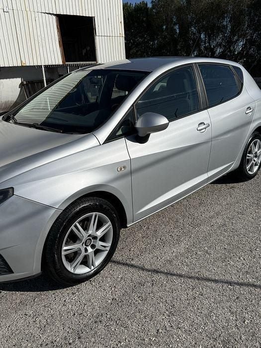 Usado Seat Ibiza 70 HP (51 kW) 2011 Sedan