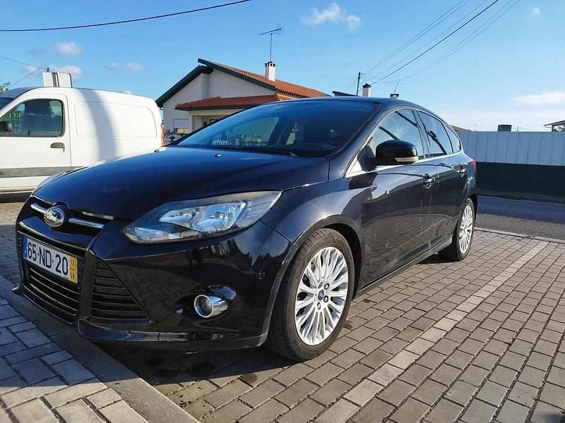 Preto Usado 2012 Ford Focus Sedan | € 8.000 (Preço justo) - Imagem 1/4