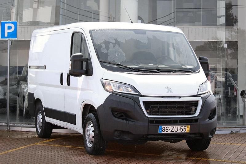 Branco Usado 2020 Peugeot Boxer Premium Van | € 19.950 (Preço justo) - Imagem 1/4