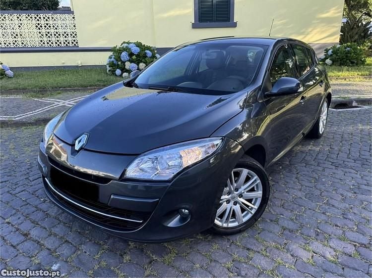 Cinza Usado 2010 Renault Mégane III | € 5.600 (Super Preço) - Imagem 1/1