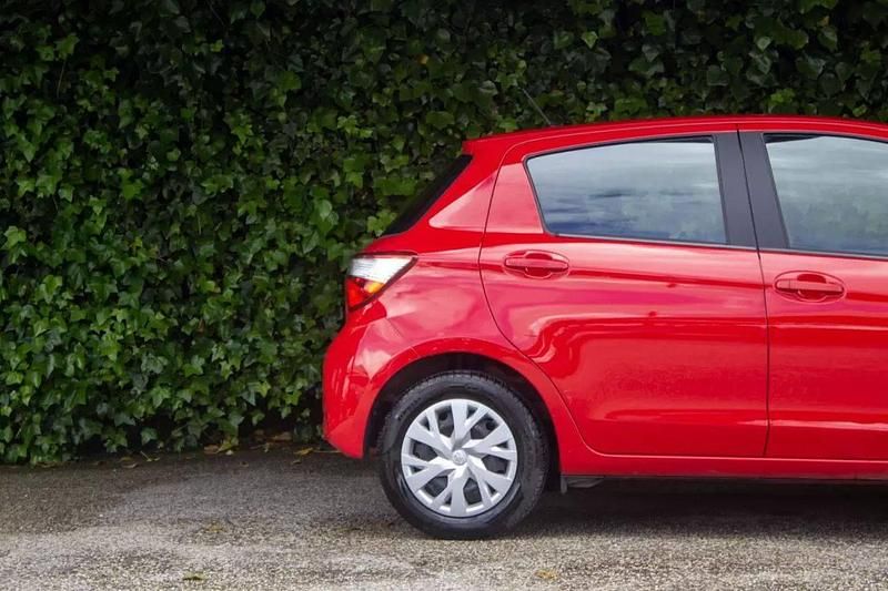 Usado Toyota Yaris 72 HP (52 kW) 2020 Vermelho Citadino