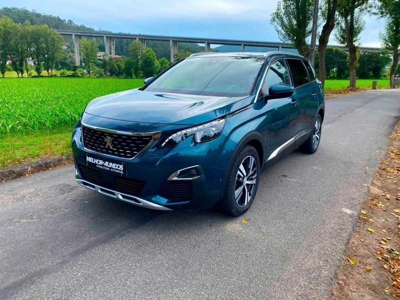 Usado Peugeot 5008 Allure 130 HP (95 kW) 2018 Verde escuro Monovolume
