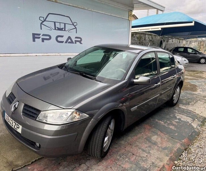 Cinza Usado 2005 Renault Mégane II | € 3.350 (Preço justo) - Imagem 1/1