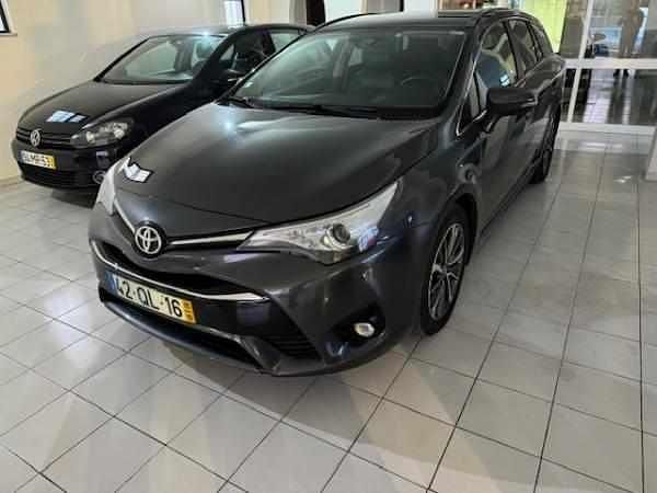 Cinzento Usado 2015 Toyota Avensis Carrinha | € 17.000 - Imagem 1/4