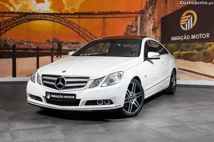 Branco Usado 2010 Mercedes E250 Coupé | € 14.900 (Bom preço) - Imagem 1/1