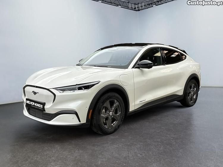 Branco Usado 2023 Ford Mustang Mach-E Standard Range SUV | € 35.990 (Preço justo) - Imagem 1/1