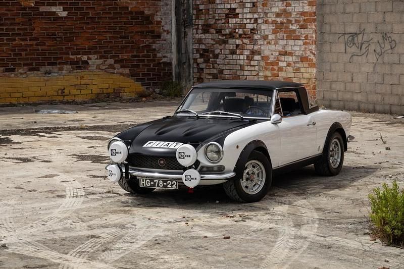 Branco Usado 1972 Fiat 124 | € 59.900 - Imagem 1/4
