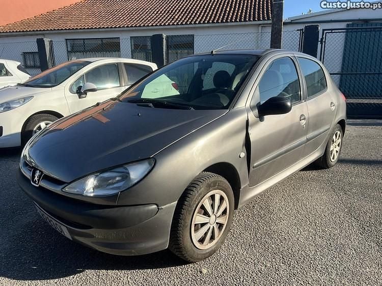 Cinza Usado 1999 Peugeot 206 | € 1.490 (Preço justo) - Imagem 1/1