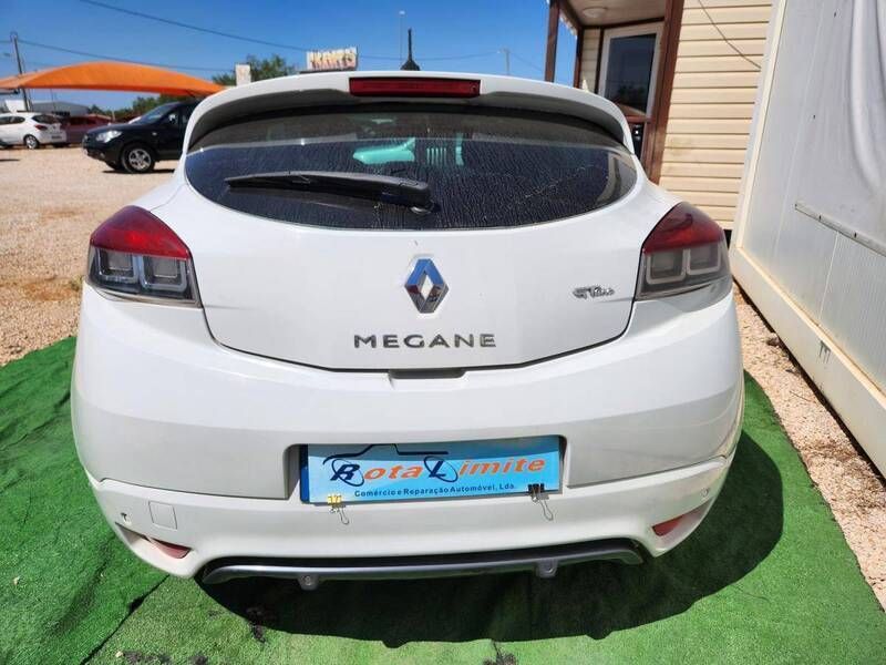 Usado Renault Mégane III 110 HP (80 kW) 2010 Branco Coupé