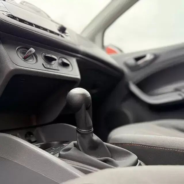 Usado Seat Ibiza Style 75 HP (55 kW) 2011 Cinza escuro