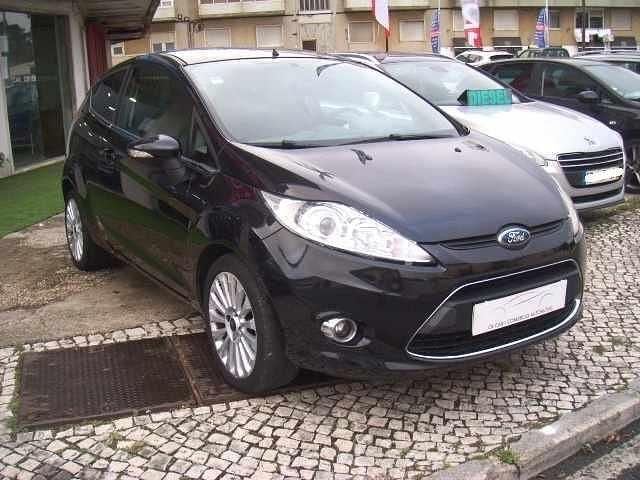 Preto Usado 2010 Ford Fiesta Citadino | € 5.950 (Preço justo) - Imagem 1/4