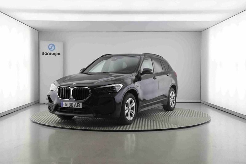 Preto Usado 2021 BMW X1 Advantage SUV | € 36.990 - Imagem 1/4