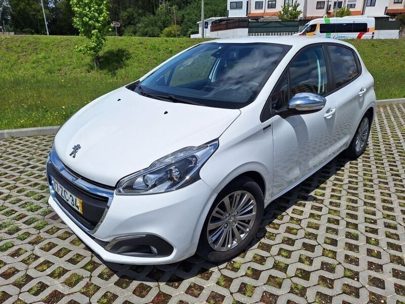 Usado 2019 Peugeot 208 Signature Sky Citadino | € 10.000 (Bom preço) - Imagem 1/4