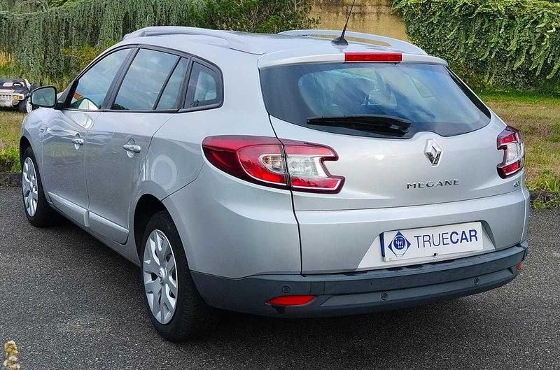 Usado Renault Mégane III 110 HP (80 kW) 2016 Cinzento Carrinha