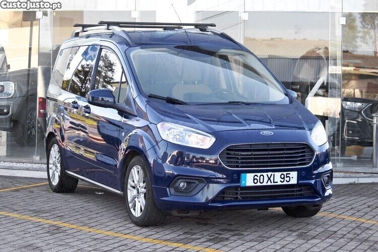 Azul Usado 2019 Ford Tourneo Titanium Monovolume | € 13.990 - Imagem 1/1