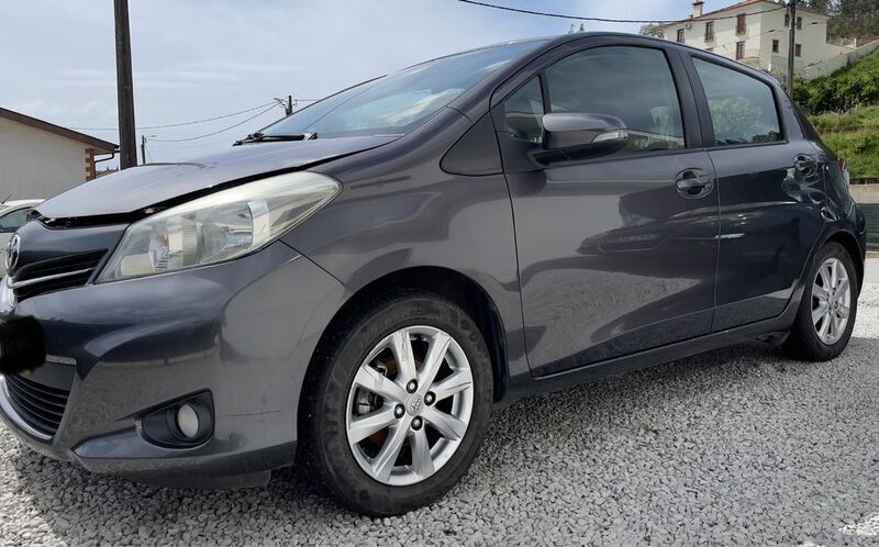 Usado 2012 Toyota Yaris Sedan | € 6.000 (Preço elevado) - Imagem 1/4