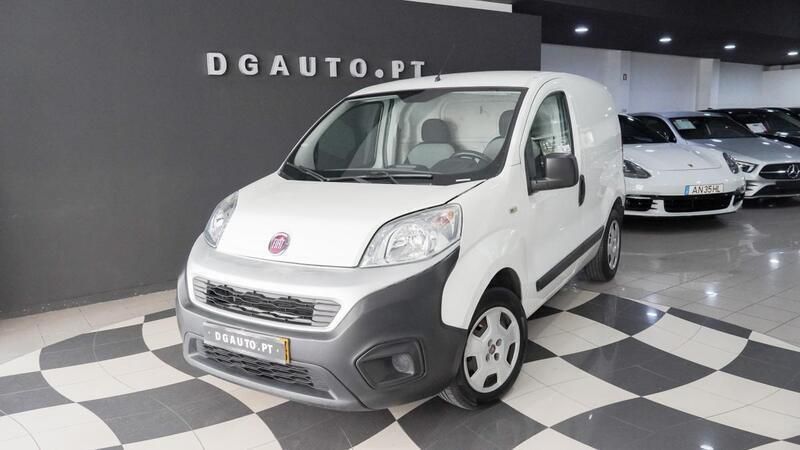 Branco Usado 2017 Fiat Fiorino Monovolume | € 7.990 (Preço justo) - Imagem 1/4
