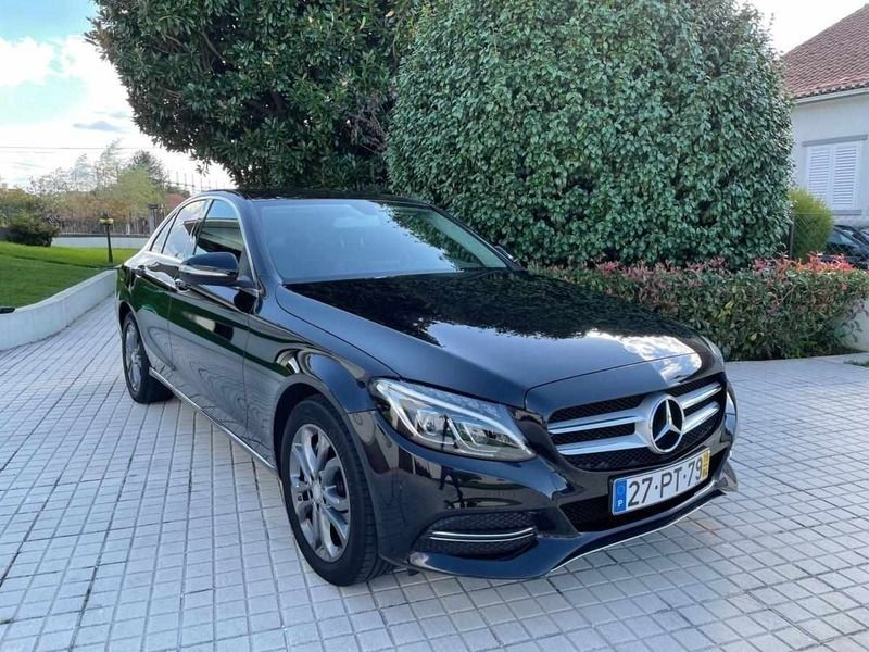 Usado Mercedes C250 204 HP (150 kW) 2015 Preto Sedan