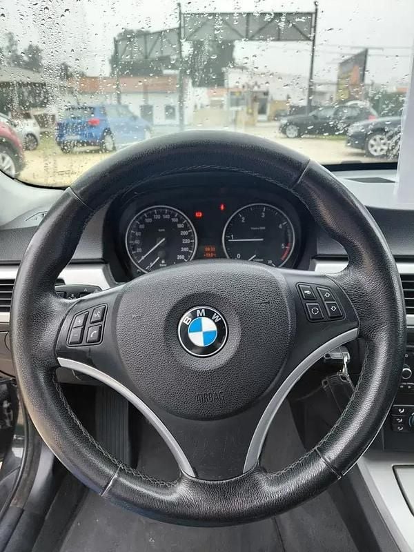 Usado BMW 318 143 HP (105 kW) 2008 Preto Sedan