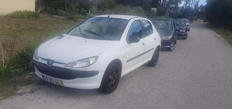 Usado 2000 Peugeot 206 Sedan | € 2.250 (Preço justo) - Imagem 1/3