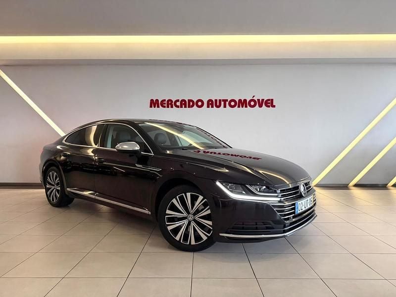 Usado VW Arteon 150 HP (110 kW) 2018 Preto Citadino