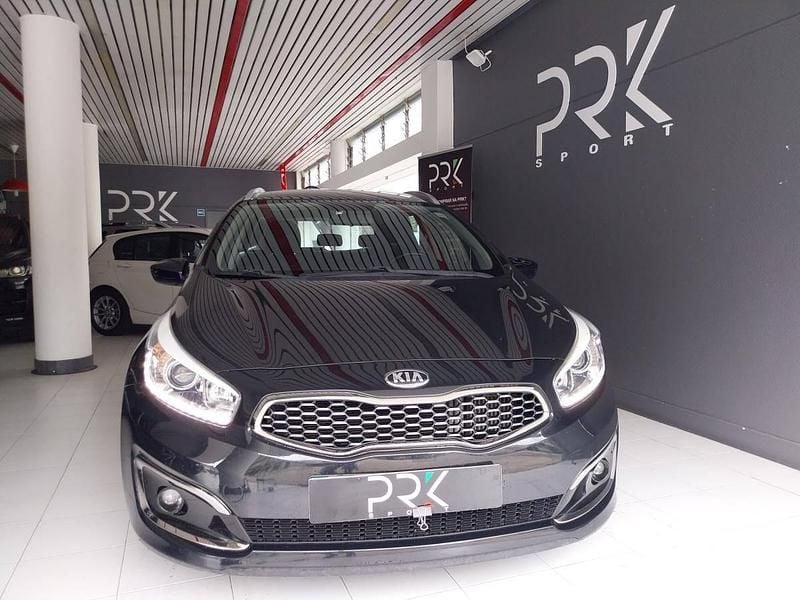Preto Usado 2017 Kia Ceed Sportswagon Carrinha | € 12.900 (Preço justo) - Imagem 1/4