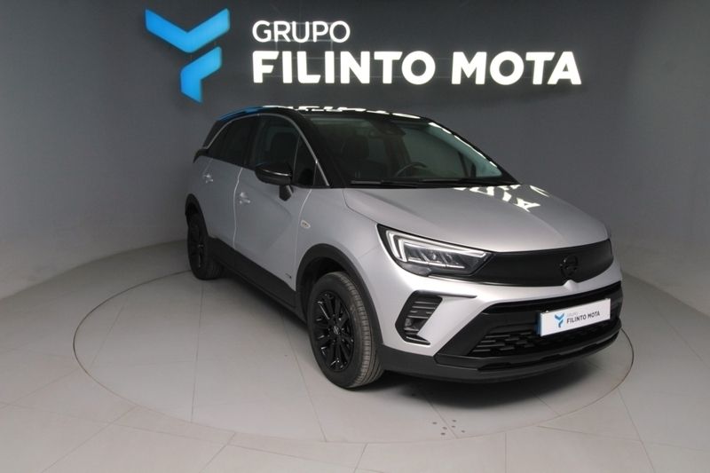 Cinzento Usado 2023 Opel Crossland Design & Tech SUV | € 16.160 (Preço justo) - Imagem 1/1