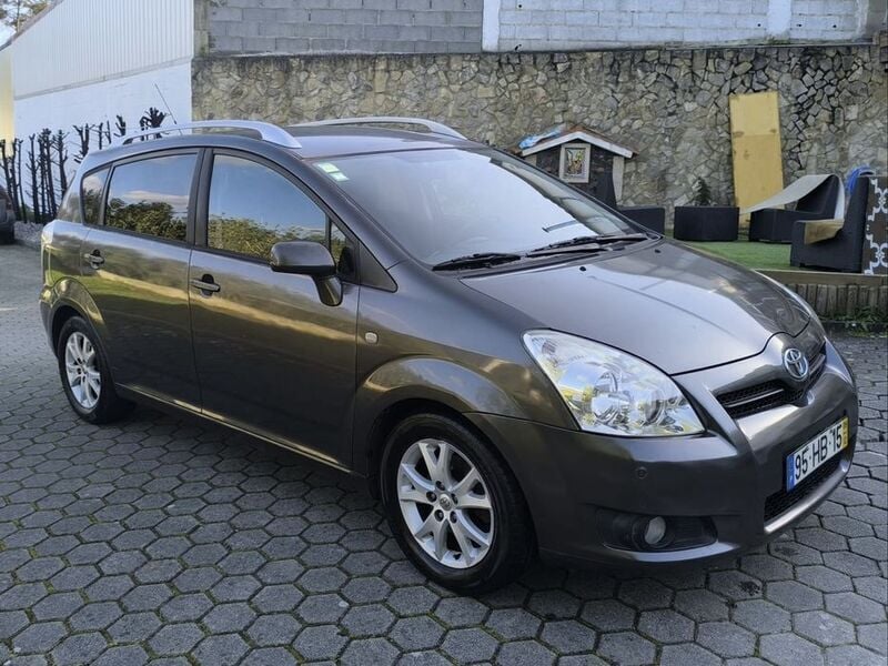Usado 2008 Toyota Corolla Verso Monovolume | € 8.500 - Imagem 1/4