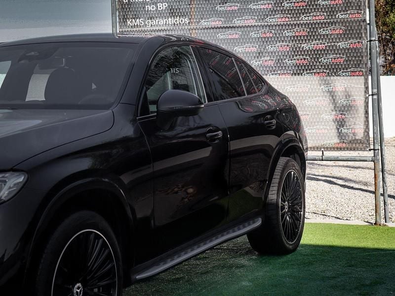Usado Mercedes GLC300 AMG line 333 HP (244 kW) 2024 Preto Coupé
