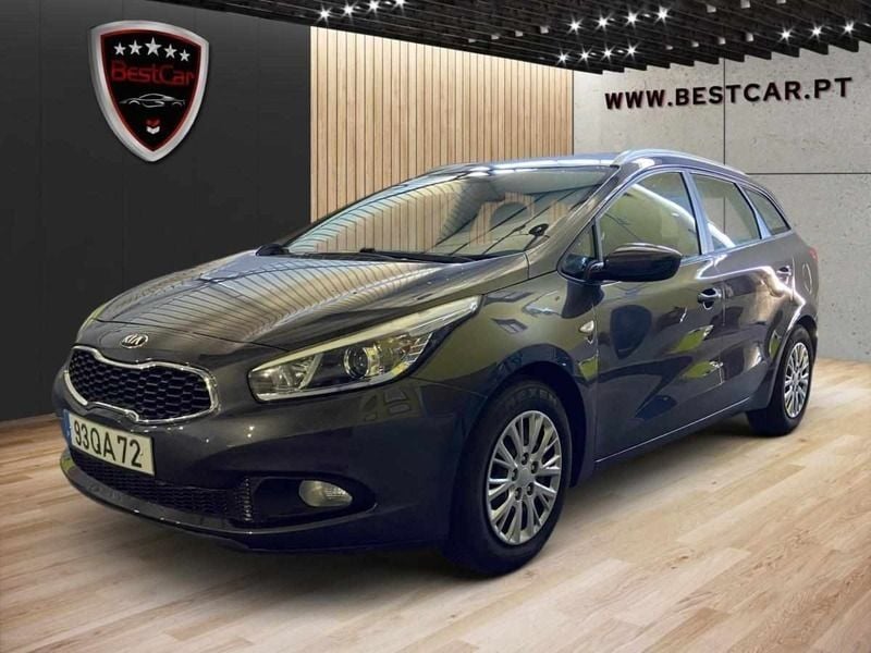 Usado Kia Ceed 90 HP (66 kW) 2015 Cinzento Citadino