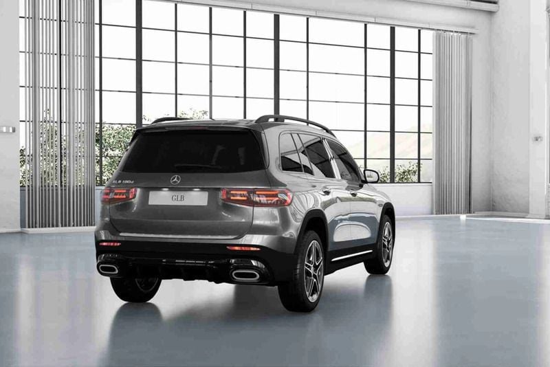 Cinzento Novo 2025 Mercedes GLB180 SUV | € 64.551 - Imagem 1/4