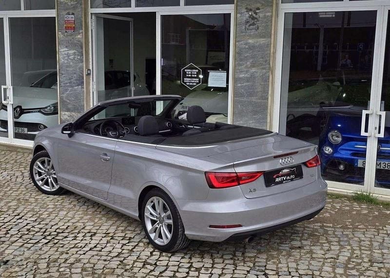 Usado Audi A3 110 HP (80 kW) 2016 Cinzento Cabrios