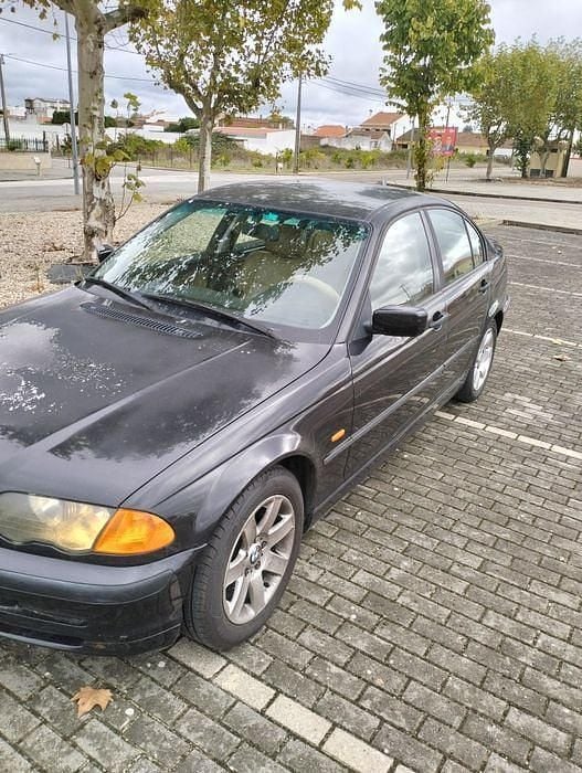 Usado 2001 BMW 320 Sedan | € 3.000 (Bom preço) - Imagem 1/4