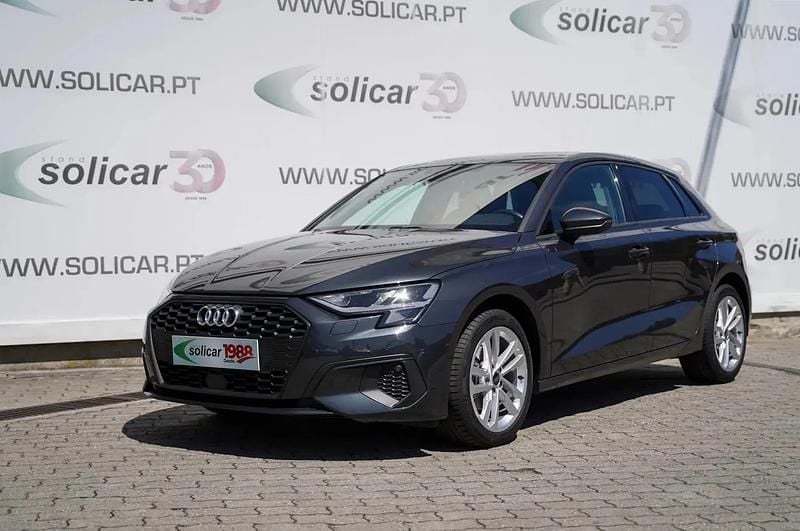 Cinza Usado 2023 Audi A3 Sportback Advanced Citadino | € 24.500 (Preço justo) - Imagem 1/4