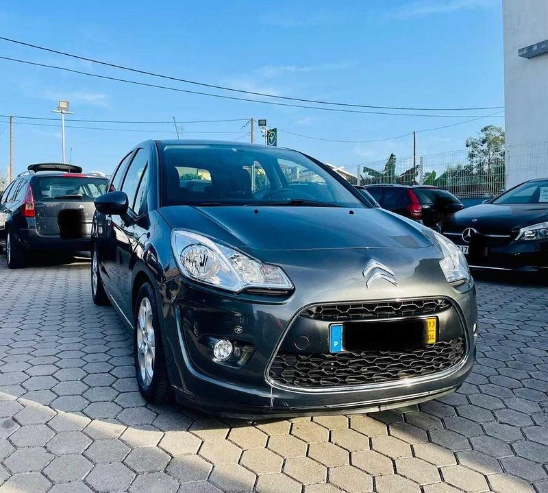Cinza Usado 2013 Citroën C3 Attraction Citadino | € 6.990 (Bom preço) - Imagem 1/4