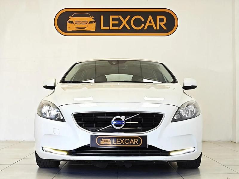 Usado Volvo V40 Summum 115 HP (84 kW) 2014 Branco Carrinha