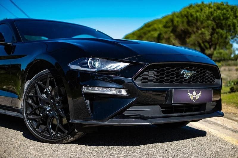 Usado Ford Mustang 314 HP (230 kW) 2019 Preto Coupé