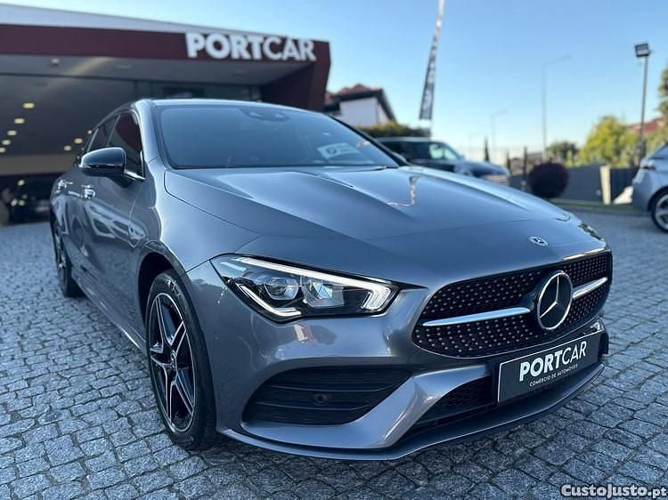 Cinza Usado 2022 Mercedes CLA250e Shooting Brake AMG line Carrinha | € 30.999 (Preço justo) - Imagem 1/1