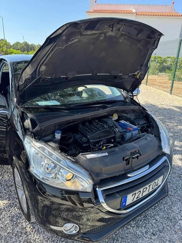 Usado Peugeot 208 Allure 82 HP (60 kW) 2015 Preto Citadino