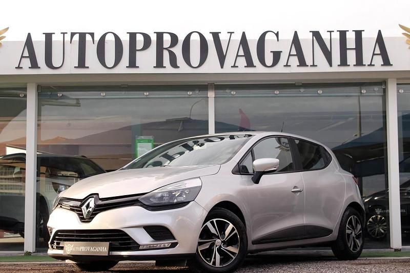 Usado Renault Clio IV Dynamique 90 HP (66 kW) 2016 Cinza