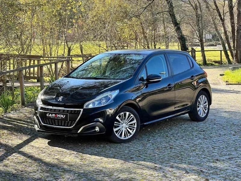 Preto Usado 2019 Peugeot 208 Allure Citadino | € 13.990 (Preço justo) - Imagem 1/4