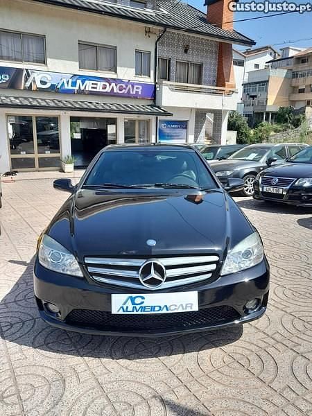 Preto Usado 2009 Mercedes CLC220 Citadino | € 12.990 - Imagem 1/1