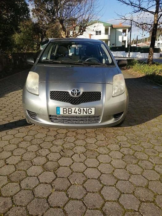 Usado 2006 Toyota Yaris Sedan | € 5.500 (Preço justo) - Imagem 1/4