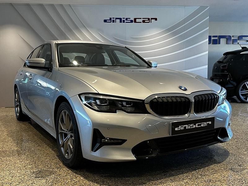 Cinza Usado 2019 BMW 318 Sport Line Sedan | € 25.900 (Caro) - Imagem 1/4